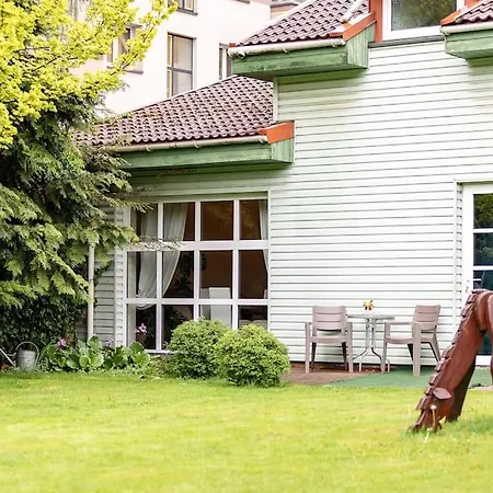 New House, Private Garden & Parking Center *