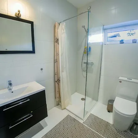 New House, Private Garden & Parking Center 公寓 *