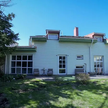 New House, Private Garden & Parking Center