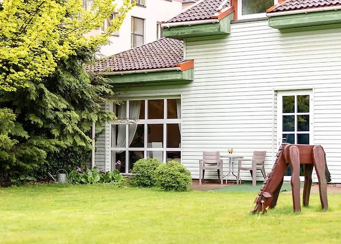 New House, Private Garden & Parking Center *