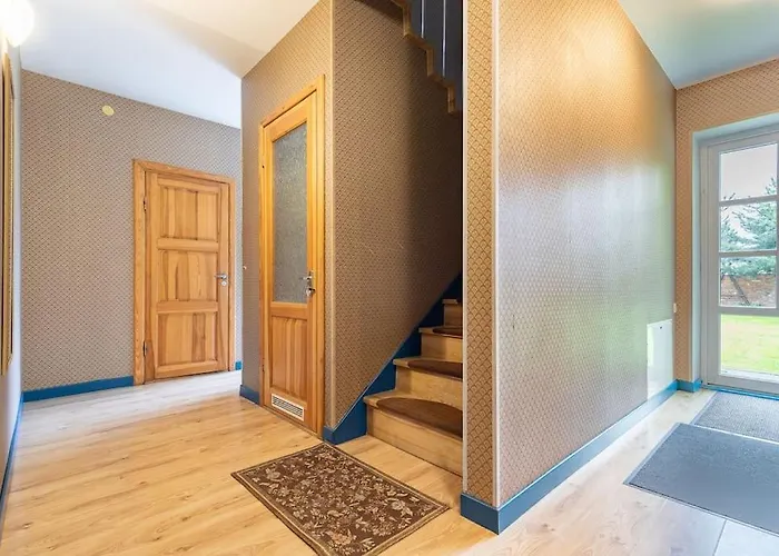 New House, Private Garden & Parking Center *